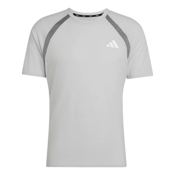Adidas Adizero Archive løbetrøje til mænd i farven Greone/Grethr har korte ærmer, mørkegrå detaljer på skuldrene, et hvidt logo på brystet og Climacool-teknologi, der fremstår på en hvid baggrund.