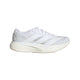 Adidas Adizero Evo SL-løbesko til mænd i farven Ftwwht/Ftwwht/Warsan har hvide snørebånd, en overdel i mesh, tre hvide striber på siden, en kraftig hvid sål og teksten »LIGHTSTRIKE PRO« på mellemsålen.