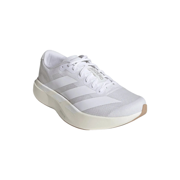 Adidas Adizero Evo SL Herre-sneakeren har et hvidt design med tre lysegrå striber, hvide snørebånd, en tyk LIGHTSTRIKE PRO-støddæmpet sål og en lysebrun ydersål – perfekt som en stilfuld løbesko. Fotograferet på hvid baggrund.