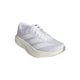 Adidas Adizero Evo SL Herre-sneakeren har et hvidt design med tre lysegrå striber, hvide snørebånd, en tyk LIGHTSTRIKE PRO-støddæmpet sål og en lysebrun ydersål – perfekt som en stilfuld løbesko. Fotograferet på hvid baggrund.
