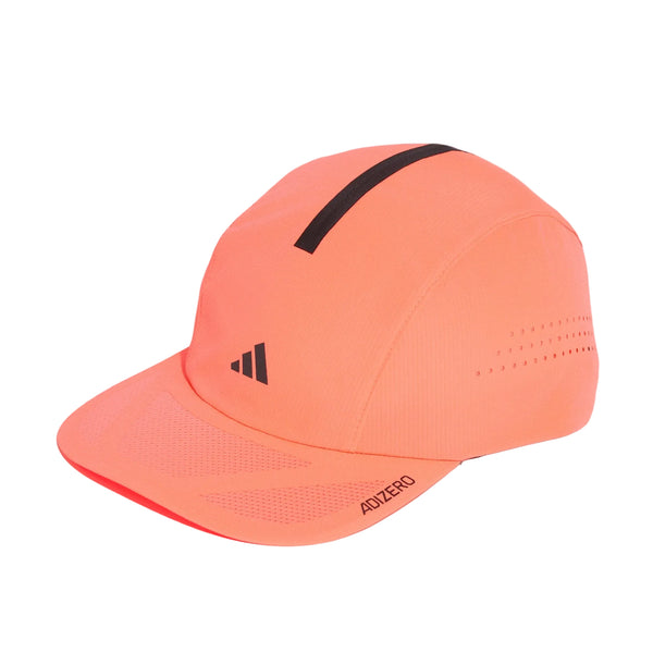 Hold hovedet køligt på dine løbeture med Adidas Adizero Lightweight Running Cap, unisex (Soltur/Blkref), der har CLIMACOOL-ventilation i siderne og sorte detaljer – din ideelle løbekasket, der sikrer både ydeevne og komfort.
