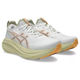 Asics Gel-Nimbus 27, Herre, White/Fawn har overdel i hvidt mesh, lysegrønne såler, ferskenfarvede og guldfarvede detaljer, ASICS-logoet på siderne og buede, polstrede mellemsåler for maksimal komfort.