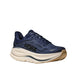 Hoka Bondi 9 Herre i Midnight Blue/Varsity Navy har en tyk hvid polstret sål, solbrun slidbane, sorte snørebånd, et fedt "HOKA"-logo på siden og en åndbar mesh-overdel for maksimal komfort.