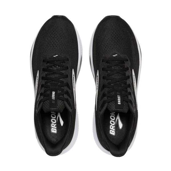 Et par Brooks Ghost 17 (Dame) i sort/grå/hvid set ovenfra med snørebånd, mesh-overdel, BROOKS-mærke på indersålen, hvide mellemsåler, sorte ydersåler og blød dæmpning for ekstra komfort.