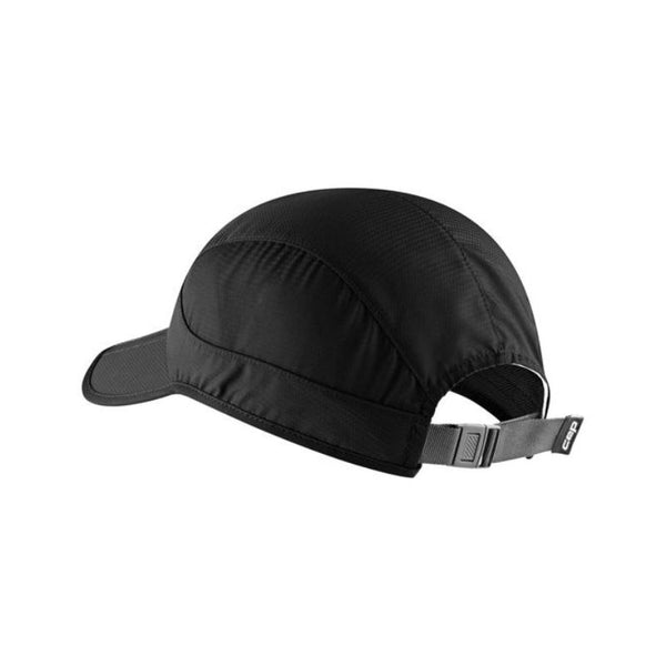 CEP Run Foldable Cap, Unisex, i sort har en buet skygge, justerbar strop med spænde og let, åndbart materiale med UV-beskyttelse - ideel til udendørs løbeture. Vist fra siden og bagfra.
