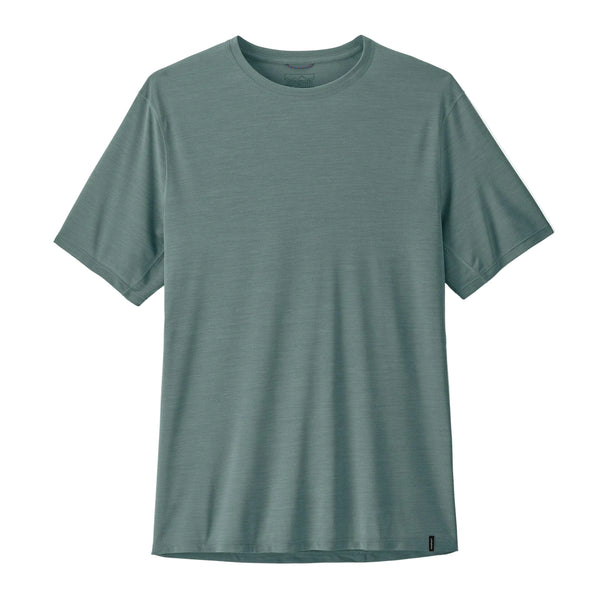 Patagonia Capilene Cool Ultra Shirt til mænd i Blue Sage - Light Blue Sage X-Dye er en ensfarvet, kortærmet, teknisk T-shirt med rund hals og en afslappet pasform uden synlige logoer, perfekt som hurtigtørrende løbetrøje.