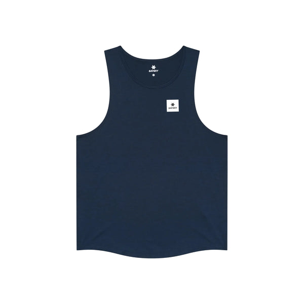 En ensfarvet marineblå Saysky Clean Combat Pro Singlet, Herre, Blue vises på en hvid baggrund. Denne herre-tanktop har et lille rektangulært hvidt mærke med det sorte Saysky-logo og tekst centreret på den øverste del af brystet og er fremstillet af højtydende DELTAPEAK-stof, der sikrer komfort og holdbarhed.