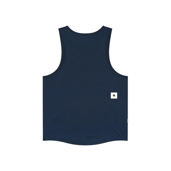 En SAYSKY Clean Combat Pro-singlet til herre i blå vises set bagfra og fremhæves på en ensfarvet hvid baggrund. Det elegante design har et lille hvidt rektangulært mærke med en sort stjerne nederst til højre.