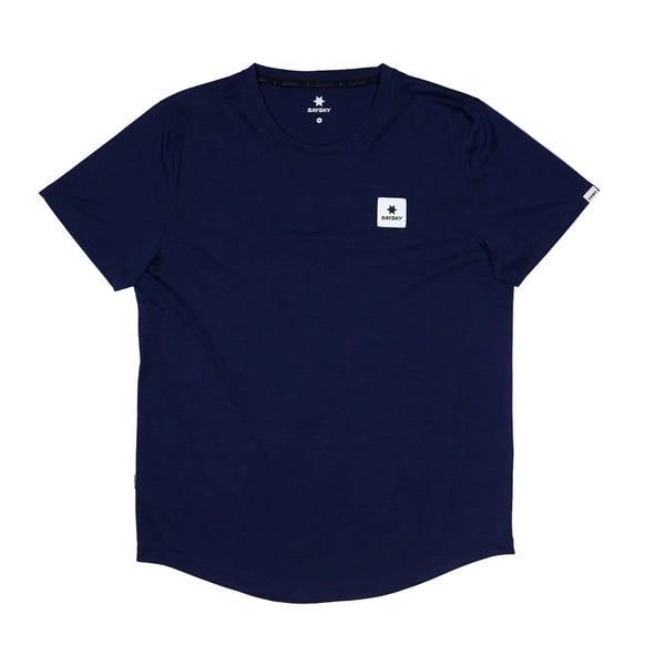 Clean Combat Pro T-Shirt, Herre, Blue fra Saysky er en åndbar marineblå kortærmet t-shirt med en lille hvid stjerne og et "Laherty"-mærke på venstre bryst, vist fladt på en hvid baggrund.