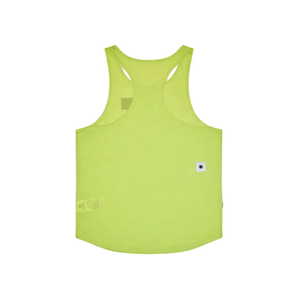Saysky Reactive Flow Singlet, Herre, Yellow Logo er vist lagt fladt fra ryggen. Denne neonfarvede racerback-tank har en lille hvid patch med en sort stjerne nederst til højre og et synligt care tag til venstre - perfekt løbetøj herre.