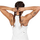 Bagfra-billede af en person iført en let, hvid Saysky Clean Combat Pro Singlet, Dame, med atletisk racerback.
