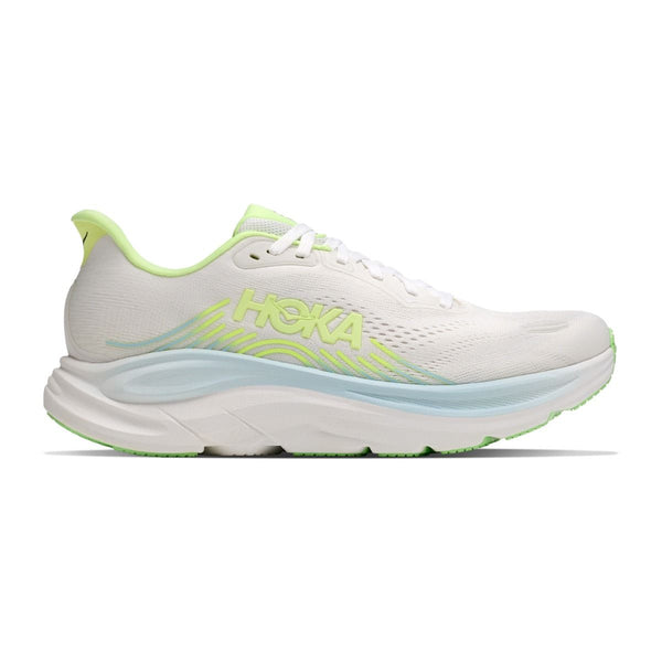 Hoka Clifton 11 Dame i farven Frost/Neon Yuzu har en hvid overdel i mesh med lysegrønne og blå detaljer, Hoka-logoet på siden og en tyk, polstret sål, der giver støtte til neutral løbestil.