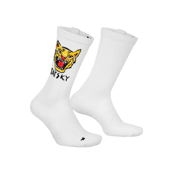 Et par Saysky Combat High Socks "Tiger Grind" i hvid, unisex, med et gult, rødt og sort tegneserie-vildkattehoved og SAYSKY trykt nedenunder for at give god komfort.