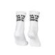 Et par Saysky Combat High-strømper, unisex og hvide, udstillet stående med teksten »FOR THE LOVE OF RUNNING« trykt med fed sort skrift på bagsiden af hver strømpe.