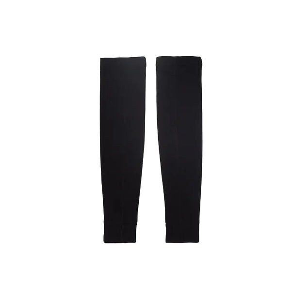 Et par Saysky Combat Rib Sleeves, Unisex, i sort, er lagt fladt side om side på en hvid baggrund.