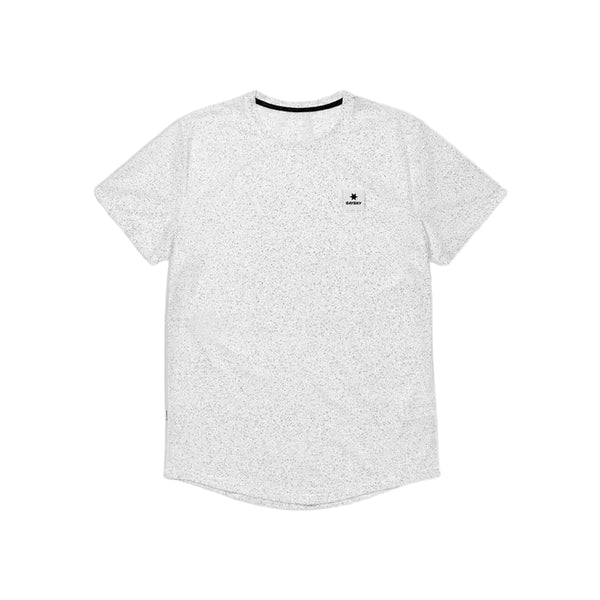 Saysky Universe Combat T-Shirt, Herre, White Universe er vist liggende på en hvid baggrund. Den har korte ærmer, en rund halsudskæring, et hvidplettet design og et lille sort logo på venstre bryst.