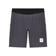 Her præsenterer vi Combat+ Rib Short Tights 8″ fra Saysky i gråt – unisex, knælange, åndbare træningstights, der er designet med henblik på komfort og alsidighed både til træning og til hverdagsbrug. Disse atletiske shorts har en sort linning, to sidelommer og et lille hvidt, rektangulært logo-mærke med en stjerne og ordet »SAYSKY« på det nederste venstre ben.