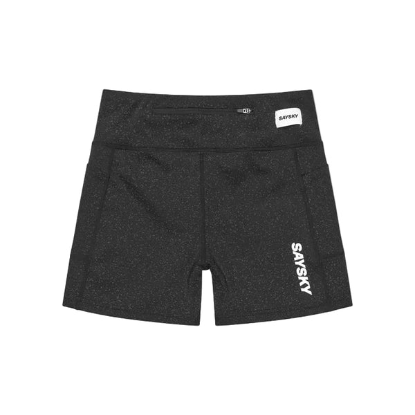 SAYSKY Universe Combat+ Short Tights 4", Dame, i Black Universe, har et prikket mønster, hvidt SAYSKY-print på højre forben og en lynlåslomme i linningen. Shortsene er vist lagt fladt på en hvid baggrund.