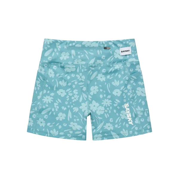 Flower Combat+ Short Tights 4" fra Saysky er lyseblå sportsshorts til kvinder med et diskret blomstermønster, lynlåslomme i linningen og SAYSKY-logo på venstre ben - perfekt til fans af dette stilfulde og funktionelle design.