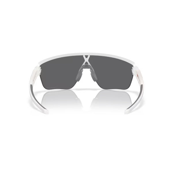 Et par Oakley Corridor SQ-solbriller i Matte Vapor med rektangulære Prizm Black-glas og grå næsepuder, vist forfra på en hvid baggrund, der giver optimal UV-beskyttelse til sportsentusiaster.