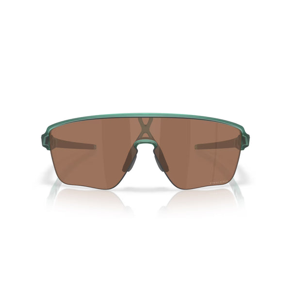 Forsiden af Oakley Corridor SQ unisex solbriller i Trans Pacific med en enkelt stor Prizm Tungsten-linse og sorte næsepuder, vist på hvid baggrund. Perfekt til dem, der søger stilfulde udendørs sportsbriller.