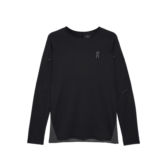 On Performance Long-T, Herre, Black/Eclipse er en langærmet sort sportstrøje til mænd med rund hals og et lille logo øverst til venstre på brystet, vist på en almindelig hvid baggrund.