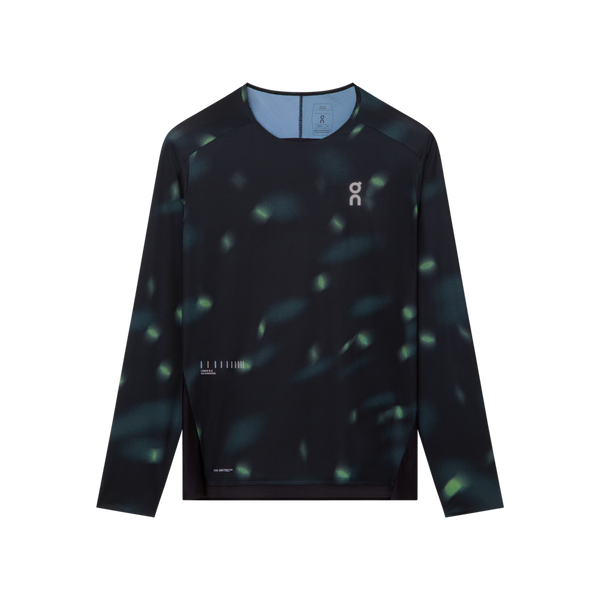 Black On Performance Long-T Lumos 3 – langærmet herre-T-shirt med et diskret grønt mønster, et lille logo på brystet og tekstdetaljer i reflekterende stil.