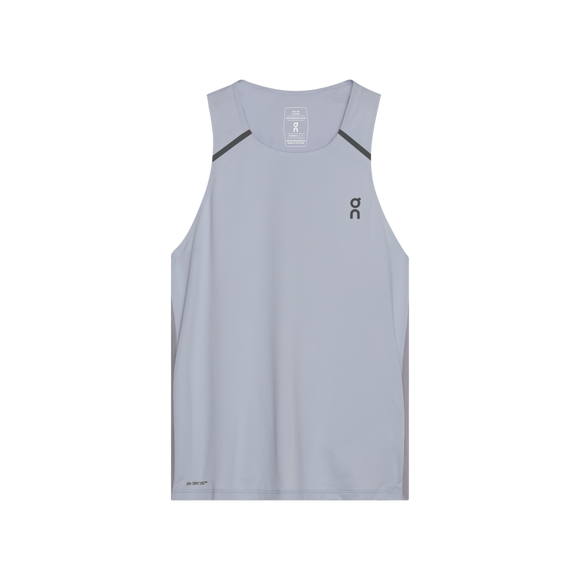 On Performance Tank, Dame, Nimbus/Lilac har lysegråt hurtigtørrende materiale med sorte skulderdetaljer og et lille logo på venstre bryst, vist fladt på en hvid baggrund.