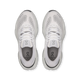 Et billede set ovenfra af et par On Cloudrunner 3 Max herreløbesko i farven Frost/Rock, med en overdel i atletisk mesh, hvide snørebånd og mørkegrå indlægssåler med On-logoet. Placeret side om side på en hvid baggrund fremhæver disse løbesko maksimal komfort til hver eneste løbetur.