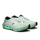 Et par On Cloudrunner 3 Max herresko i farvekombinationen White/Verdite, med en åndbar overdel i mesh, hvide snørebånd og en tyk grøn sål, der sikrer maksimal komfort. Skoene har sorte og grønne detaljer og er placeret let skråt til højre på en ensfarvet hvid baggrund.