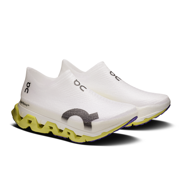 De nye On Cloudmonster 3 Hyper LS-sko i Limelight/Bloom har slip-on-design, Helion HF-hyperskum for komfort og dristige gule bølgesåler. Unisex-stil med karakteristisk OC-branding. Vises på en almindelig hvid baggrund.