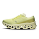 Et sidebillede af On Cloudmonster 3, Dame i Limelight/Seedling viser en lysegul sportssneaker med CloudTec-dæmpning, tyk perforeret sål, overdel i mesh, snørelukning og diskrete "on"-logoer på siden og hælen.