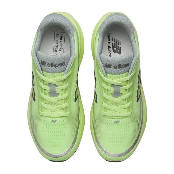 Et par New Balance FreshFoam Ellipse løbesko dame i Afterglow/Lone Star Grey set ovenfra, med gråt for, hvide ydersåler, FreshFoam Ellipse-dæmpning og New Balance- og ellipse-logoer på tungen og siderne.