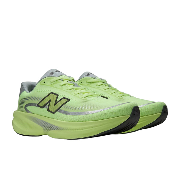 Et par New Balance FreshFoam Ellipse herre-sneakers i Afterglow/Lone Star Grey med neongrøn farve med grå detaljer og sorte såler samt det karakteristiske N-logo på siderne, der vises på en almindelig hvid baggrund.