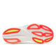 Billedet viser sålen på Saucony Endorphin Azura, Herre, hvid/multifarvet med detaljer i neongul og lys koral på mønsteret, hvilket fremhæver den avancerede PWRRUN PB-støddæmpning på en ensfarvet baggrund.