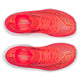 To knaldrøde (Vizired) Endorphin Elite 3-løbesko fra Saucony ses set ovenfra. Disse unisex-konkurrencesko har orange detaljer, overdel i mesh og synlige snørebånd. Skoene er udstyret med en kulstofplade, der giver ekstra fremdrift, og indlægssålerne bærer både Endorphin Speedroll- og Saucony-logoet. Skoene er placeret parallelt med hinanden på billedet.