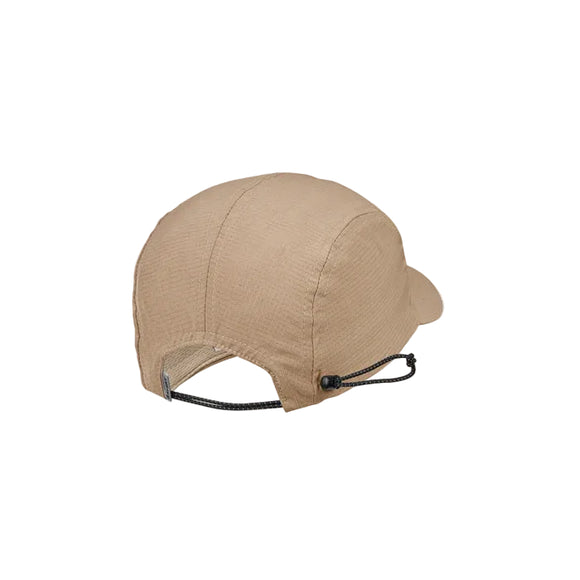 Saysky Flow Cap, Unisex, i mørk beige, har en justerbar snørelukning bagpå - ideel som en hurtigtørrende løbecap til aktive dage.