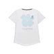 Flower Combat T-Shirt, Dame, White fra Saysky er en hvid teknisk performance-tee med en lyseblå kløver og brandnavn på forsiden - perfekt som en stilfuld løbe t-shirt dame. Lagt fladt på en hvid baggrund.