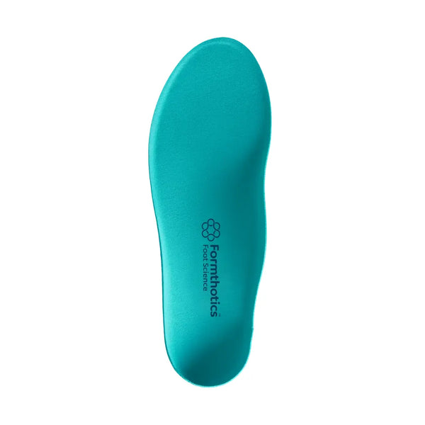 En enkelt blågrøn Formthotics Sport Run Dual Indlægssåler (unisex) vises på en almindelig hvid baggrund, set ovenfra, med Formthotics-logoet og -teksten synlig nær midten af indlægssålen.