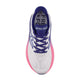 New Balance FreshFoam More v6 Dame i Reflection/Blue Oyster/Pink Heat har en overdel i hvid mesh med blå og lilla detaljer, lilla snørebånd, en tyk pink sål og en indersål mærket Fresh Foam X More.