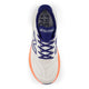 New Balance FreshFoam More v6 løbesko herre i Reflection/Blue Oyster/Tangerine Heat med blå og lilla detaljer, orange ydersål, blå snørebånd og FreshFoam More v6-branding for maksimal komfort.
