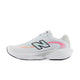 Vi præsenterer New Balance FreshFoam Ellipse, Herre, Hvid – en stilfuld løbesko med et stort sort N-logo på siden, suppleret med lyserøde og orange detaljer på den åndbare overdel i mesh. Med en tyk FreshFoam-mellemsål, der sikrer enestående komfort, og en slidstærk sort ydersål er disse komfortable løbesko perfekte til enhver mandlig løber, der søger uovertruffen ydeevne og moderne stil.