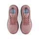 Et par lys lilla New Balance Freshfoam 880 V15 Fast Track-løbesko til kvinder ses set ovenfra. De har en overdel i mesh, snørebånd og karakteristisk logo på tungen og indersålen, alt sammen fremhævet på en ren hvid baggrund.