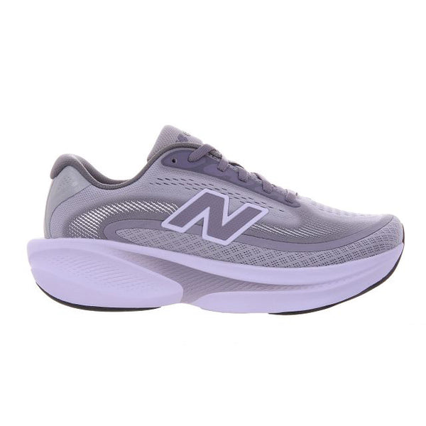 Et sidebillede af den grå New Balance Freshfoam Ellipse, Dame, Digital Mist viser et stort N-logo, en tyk støddæmpende sål og en åndbar overdel i mesh.
