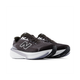 Et par New Balance Freshfoam X 860 V15 damesko i farven Black Cement med hvide mellemsåler og sorte ydersåler, fotograferet på en ensfarvet hvid baggrund. Skoene er forsynet med det karakteristiske N-logo på siderne.