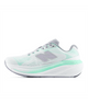New Balance Freshfoam X 860 V15 Dame i farven Bright Mint er en hvid og lysegrøn stabilitetsløbesko med et gråt N-logo, overdel i mesh og en tyk sål med påskriften »stability plane« – ideel til løbere, der har brug for ekstra støtte.