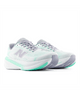 Et par New Balance Freshfoam X 860 V15 Dame-løbesko i lysegrå og Bright Mint med hvide mellemsåler, grå ydersåler og det karakteristiske N-logo på siderne, vist på en ren hvid baggrund.