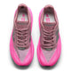 Et par New Balance FuelCell Rebel v5 herre løbesko i Pink Heat/Rosewood med mesh-overdel, snørebånd og sølvfarvede N-logoer. Pink brandede indlægssåler. Perfekt til tempotræning.