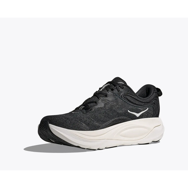 Hoka Gaviota 6 i Black/White til mænd har en sort overdel, hvid sål og et lille hvidt logo på siden, der vises mod en almindelig hvid baggrund med en svag skygge nedenunder.