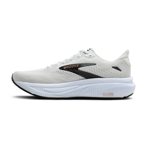 Brooks Ghost 18 Dame i White/Black/Rose Gold har en overdel i mesh, snørebånd, sort og hvid sål og Brooks-logo. Vises i sideprofil på en almindelig hvid baggrund.